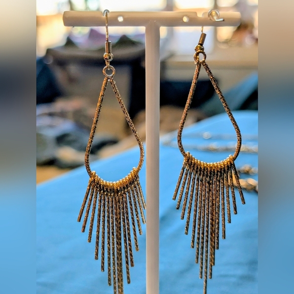 Elegant Gold Fringe Earrings - Picture 2 of 3
